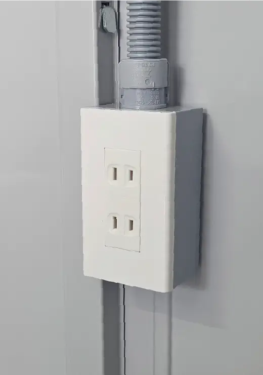 ガレージ内の電源コンセント