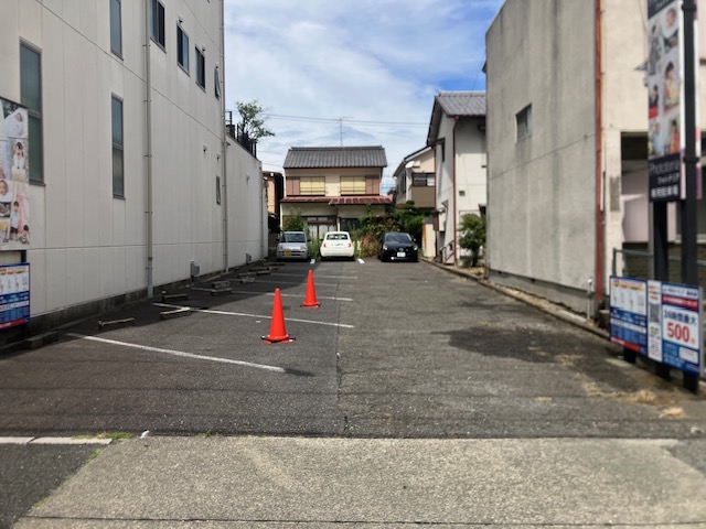 いずみパーキング藤成通