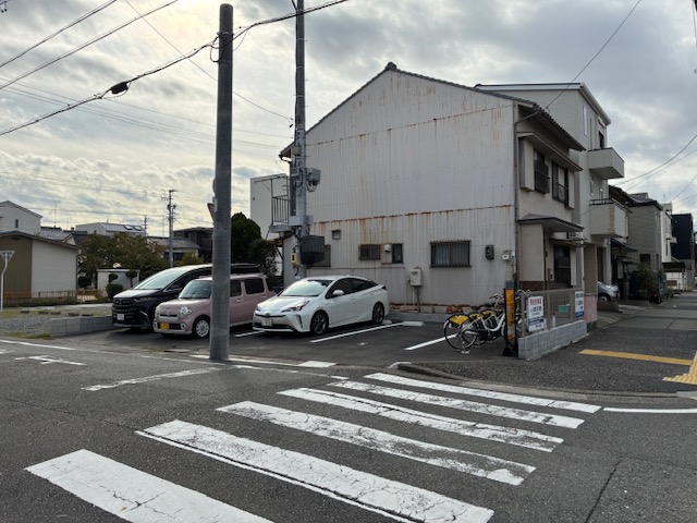 いずみパーキング向島町