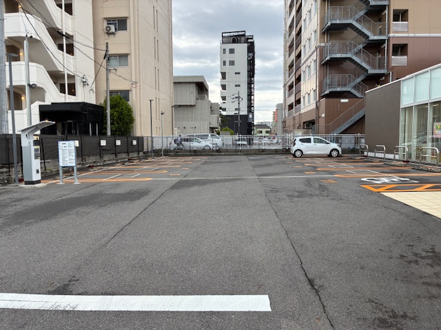 いずみパーキング知立